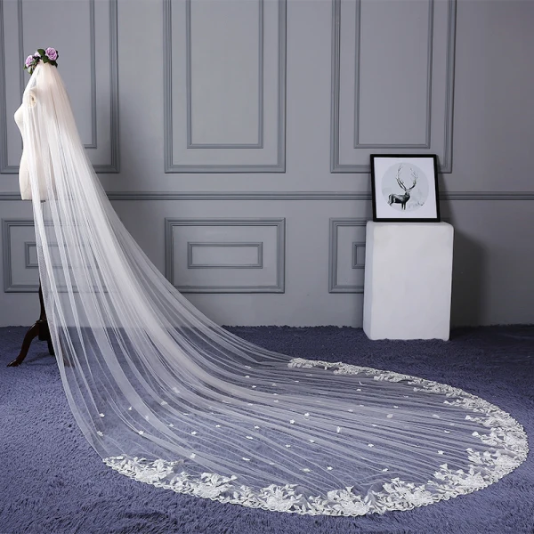 Classique Élégant Blanche Cathedral Train Mariage Tulle En Dentelle Appliques Voile De Mariée 2018