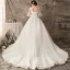 Chic / Belle Blanche Grande Taille Robe Boule Robe De Mariée 2019 V-Cou Dentelle Tulle Fait main Chapel Train Mariage