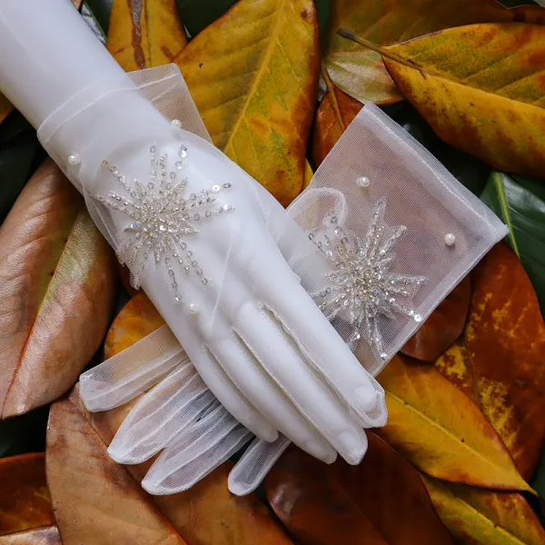 Glamorous Romantic White Bridal Gloves 2020 Tulle Beading Crystal Pearl Rhinestone Prom Wedding Accessories