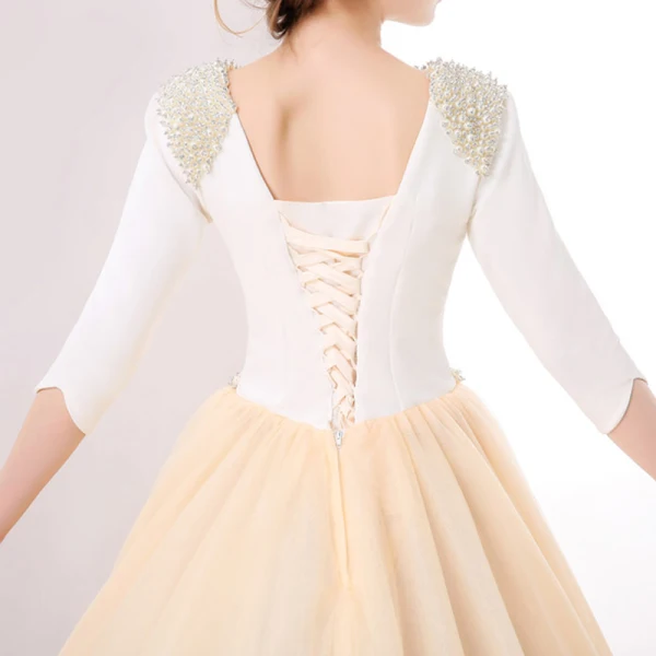 Luxury / Gorgeous Champagne Prom Dresses 2017 A-Line / Princess Lace V-Neck Beading Appliques Backless Handmade Evening Party Prom Formal Dresses