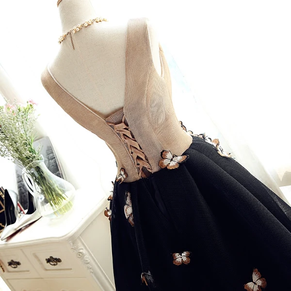 Chic / Beautiful Black Graduation Dresses 2018 A-Line / Princess Tulle V-Neck Beading Butterfly Backless Homecoming Formal Dresses