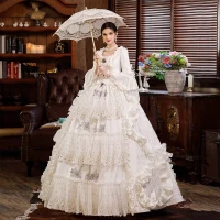 Vintage Middelalder Elegant Elfenben Ballkjoler 2021 3D Lace Beading Perle Paljetter Lange U-Hals Cosplay Bryllups Dancing Vinter Langermede Selskapskjoler
