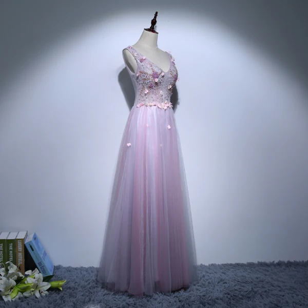 Fine Purple Selskapskjoler 2017 Prinsesse V-Hals Blonder Perle Ryggløse Appliques Beading Håndlaget Aften Formelle Kjoler