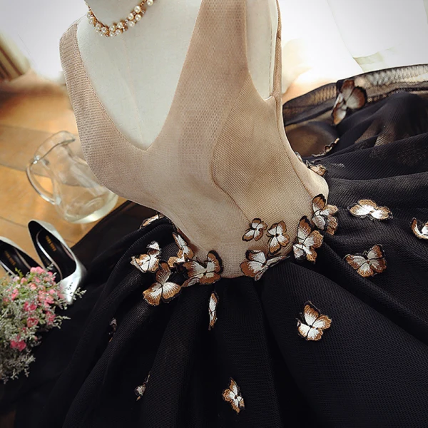 Chic / Beautiful Black Graduation Dresses 2018 A-Line / Princess Tulle V-Neck Beading Butterfly Backless Homecoming Formal Dresses