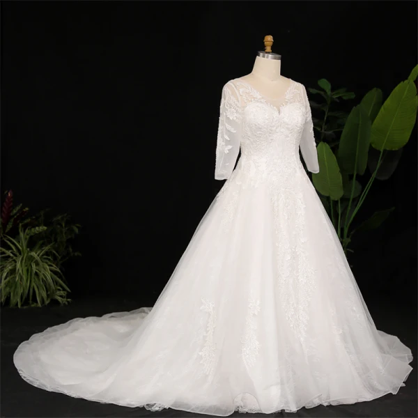 Vintage / Retro Ivory Plus Size Ball Gown Wedding Dresses 2021 U-Neck 3D Lace Tulle Satin Long Sleeve Handmade  Appliques Backless Chapel Train Wedding