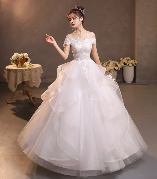 Affordable White Lace Flower Wedding Dresses 2022 Ball Gown Cascading Ruffles Off The Shoulder Short Sleeve Backless Floor Length Long Wedding