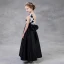 Chic / Belle Noire Robe Ceremonie Fille 2018 Princesse Une épaule Sans Manches Appliques Fleur Perle Faux Diamant Brodé Ceinture Longue Volants Dos Nu Robe De Mariée