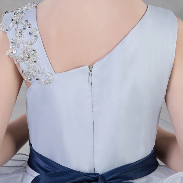 Chic / Beautiful Silver Organza Flower Girl Dresses 2018 Ball Gown Amazing / Unique Shoulders Sleeveless Sequins Beading Sash Floor-Length / Long Cascading Ruffles Wedding Party Dresses