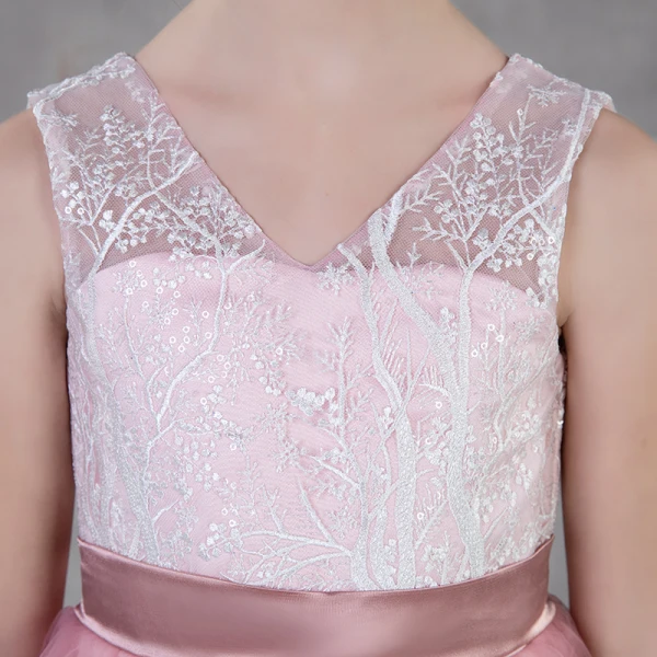 Chic / Beautiful Candy Pink Flower Girl Dresses 2018 A-Line / Princess V-Neck Sleeveless Appliques Lace Sash Floor-Length / Long Ruffle Backless Wedding Party Dresses