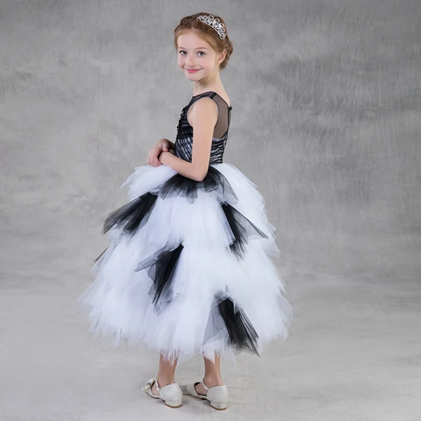Amazing / Unique Black White See-through Flower Girl Dresses 2018 Ball Gown Scoop Neck Sleeveless Appliques Flower Tea-length Cascading Ruffles Amazing / Unique Black White See-through Flower Girl Dresses 2018 Ball Gown Scoop Neck Sleeveless Appliques Flower Tea-length Cascading Ruffles