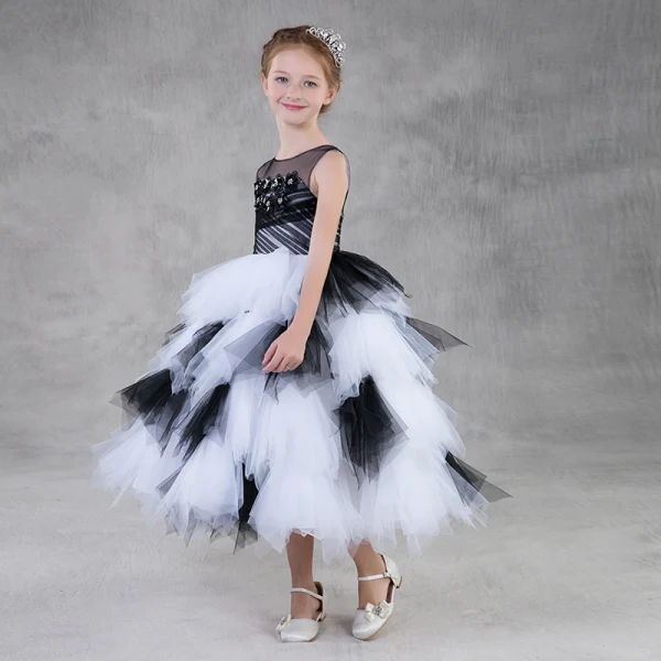 Amazing / Unique Black White See-through Flower Girl Dresses 2018 Ball Gown Scoop Neck Sleeveless Appliques Flower Tea-length Cascading Ruffles Wedding Party Dresses