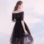 Schöne Schwarz Cocktailkleider 2017 A Linie Off Shoulder 1/2 Ärmel Blumen Stoffgürtel Asymmetrisch Rüschen Rückenfreies Festliche Kleider