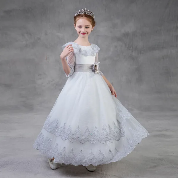 Chic / Beautiful Silver Flower Girl Dresses 2018 A-Line / Princess Scoop Neck 3/4 Sleeve Appliques Lace Flower Sash Floor-Length / Long Ruffle Wedding Party Dresses