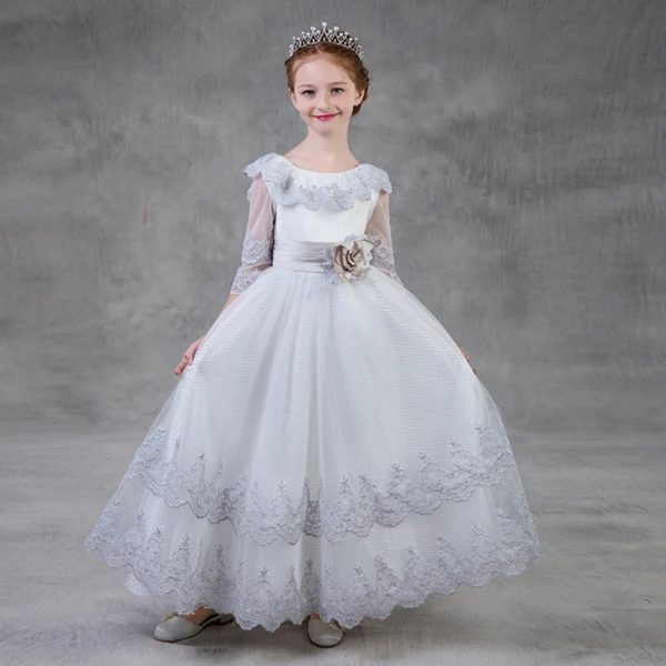 Chic / Beautiful Silver Flower Girl Dresses 2018 A-Line / Princess Scoop Neck 3/4 Sleeve Appliques Lace Flower Sash Floor-Length / Long Ruffle Wedding Party Dresses