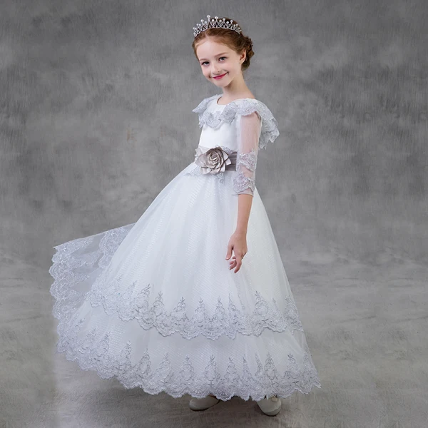 Chic / Beautiful Silver Flower Girl Dresses 2018 A-Line / Princess Scoop Neck 3/4 Sleeve Appliques Lace Flower Sash Floor-Length / Long Ruffle Wedding Party Dresses
