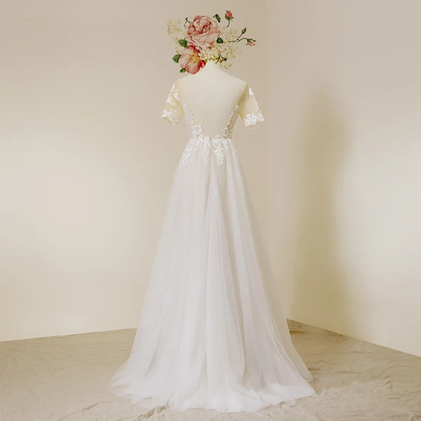 Affordable Ivory Wedding Dresses 2018 A-Line / Princess V-Neck Short Sleeve Backless Appliques Lace Floor-Length / Long Ruffle