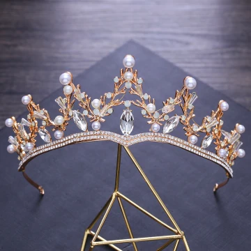 Eenvoudige Goud Metaal Tiara Bruidssieraden 2018 Kristal Parel Rhinestone Huwelijk Accessoires