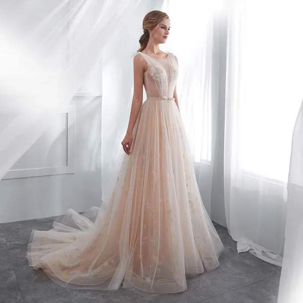Remise Champagne Transparentes Robe De Mariée 2018 Princesse Encolure Dégagée Sans Manches Dos Nu Étoile Appliques En Dentelle Noeud Ceinture Tribunal Train Volants