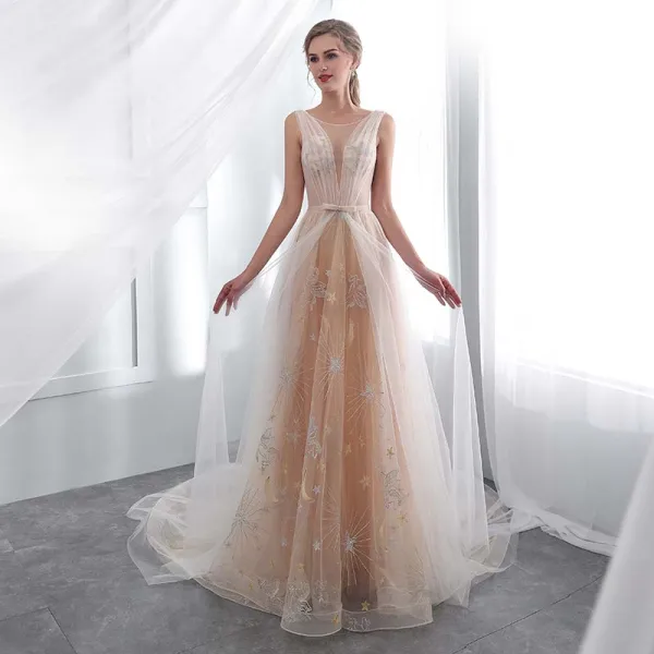 Remise Champagne Transparentes Robe De Mariée 2018 Princesse Encolure Dégagée Sans Manches Dos Nu Étoile Appliques En Dentelle Noeud Ceinture Tribunal Train Volants