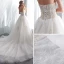 Fine Hvit Brudekjoler 2018 Prinsesse Kjæreste Uten Ermer Ryggløse Gull Appliques Blonder Beading Chapel Train Buste