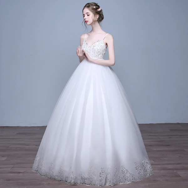 Chic / Belle Salle Robe De Mariée 2017 Paillettes En Dentelle Appliques Sans Manches épaules Longue Blanche Robe Boule