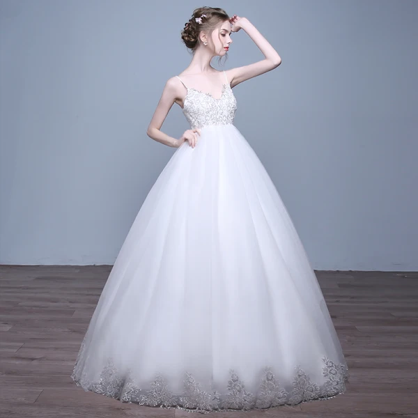 Chic / Belle Salle Robe De Mariée 2017 Paillettes En Dentelle Appliques Sans Manches épaules Longue Blanche Robe Boule