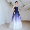 Eleganckie Granatowe Gradient-Kolorów Sukienki Wieczorowe 2018 Princessa Kochanie Bez Rękawów Aplikacje Z Koronki Frezowanie Trenem Sweep Wzburzyć Bez Pleców Sukienki Wizytowe