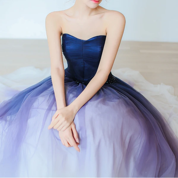 Elegant Mørk Marineblå Gradient-Farge Selskapskjoler 2018 Prinsesse Kjæreste Uten Ermer Appliques Blonder Beading Feie Tog Buste Ryggløse Formelle Kjoler