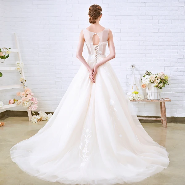 Simple Champagne Transparentes Robe De Mariée 2018 Princesse Encolure Dégagée Sans Manches Dos Nu Appliques En Dentelle Chapel Train Volants