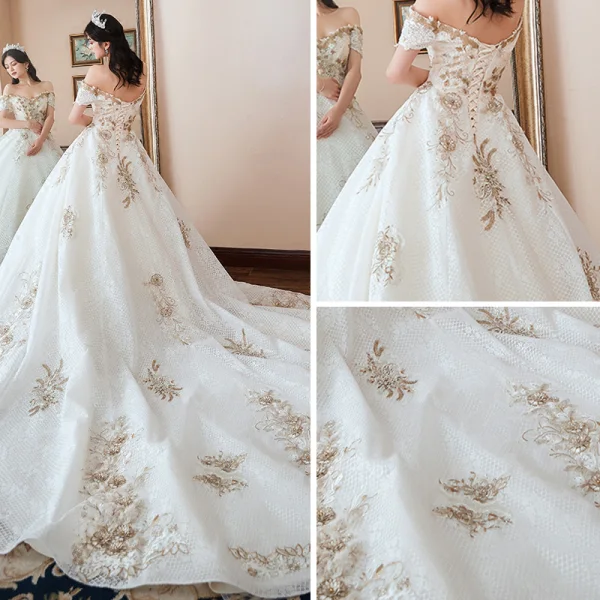 Schöne Weiß Brautkleider 2018 Ballkleid Off Shoulder Kurze Ärmel Rückenfreies Applikationen Mit Spitze Strass Kathedrale Schleppe Rüschen