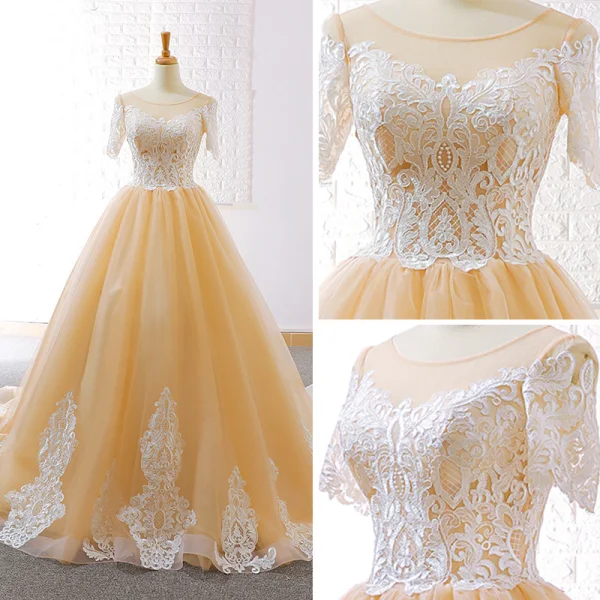 Élégant Champagne Robe De Bal 2018 Princesse Transparentes Encolure Dégagée Manches Courtes Appliques En Dentelle Tribunal Train Volants Dos Nu Robe De Ceremonie