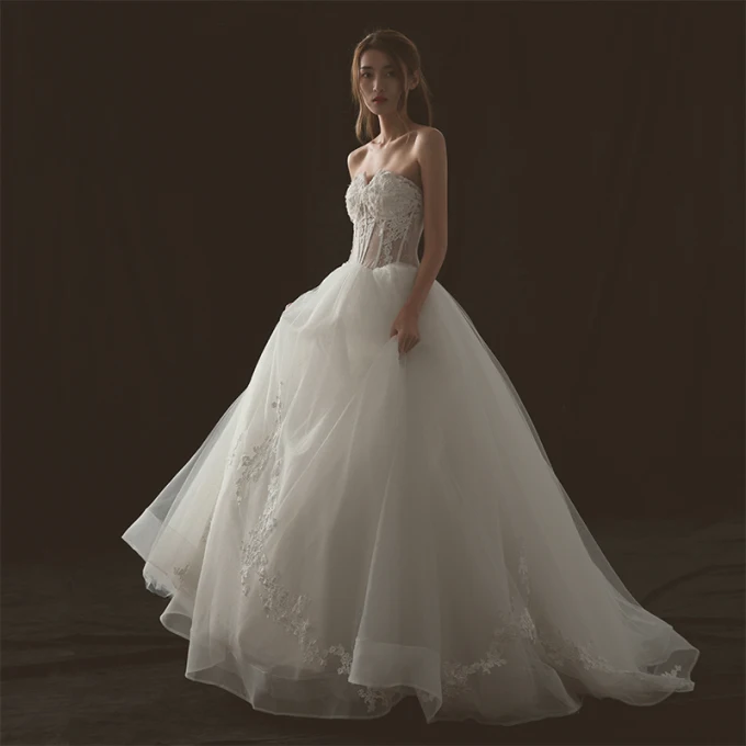 Illusjon Elfenben Brudekjoler 2018 Ballkjole Kjæreste Uten Ermer Ryggløse Appliques Boret Blonder Feie Tog Buste