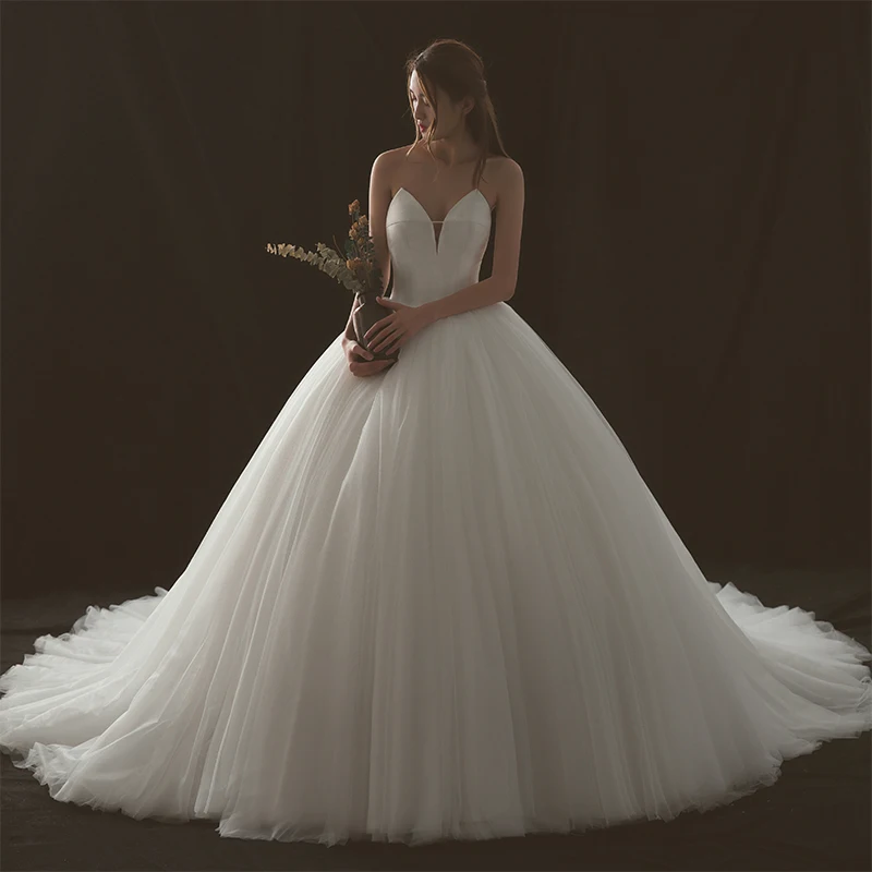 Enkel Elfenben Brudekjoler 2018 Ballkjole Kjæreste Uten Ermer Ryggløse Cathedral Train Buste