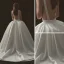 Sexy Ivoire Robe De Mariée 2018 Robe Boule V-Cou Sans Manches Dos Nu Cathedral Train Volants