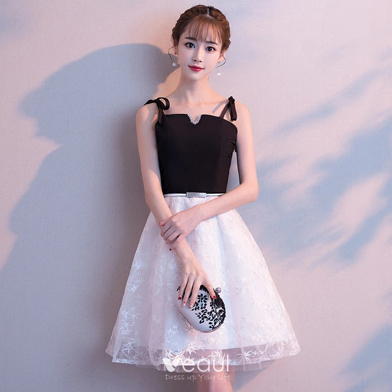 Discount Black White Homecoming Graduation Dresses 2018 A-Line / Princess Spaghetti Straps Sleeveless Appliques Lace Rhinestone Metal Sash Short Discount Black White Homecoming Graduation Dresses 2018 A-Line / Princess Spaghetti Straps Sleeveless Appliques Lace Rhinestone Metal Sash Short