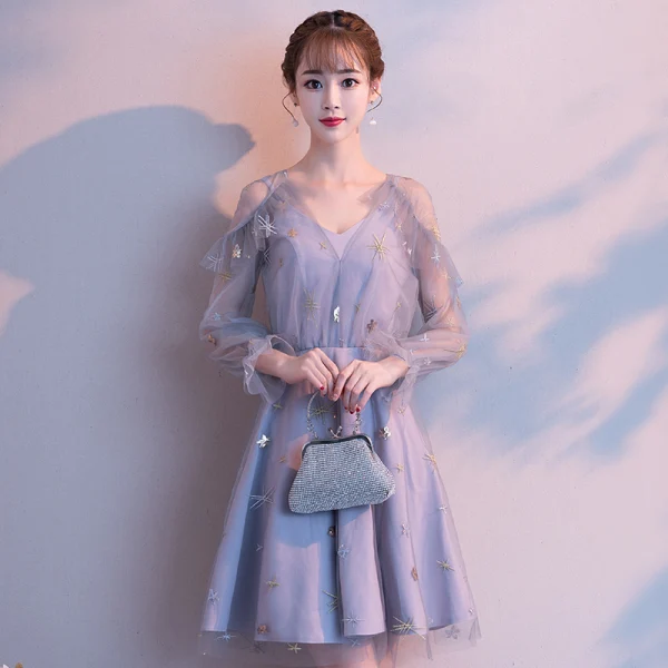Chic / Beautiful Silver See-through Homecoming Graduation Dresses 2018 A-Line / Princess V-Neck Long Sleeve Appliques Lace Short Ruffle Backless Formal Dresses