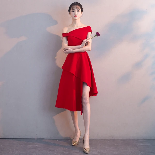 Amazing / Unique Black Homecoming Graduation Dresses 2018 A-Line / Princess Off-The-Shoulder Short Sleeve Asymmetrical Ruffle Backless Formal Dresses