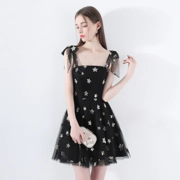 Chic Belle Noire De Retour Robe De Graduation 2018 Princesse Épaules Sans Manches Étoile Paillettes Courte Volants Dos Nu Robe De Ceremonie