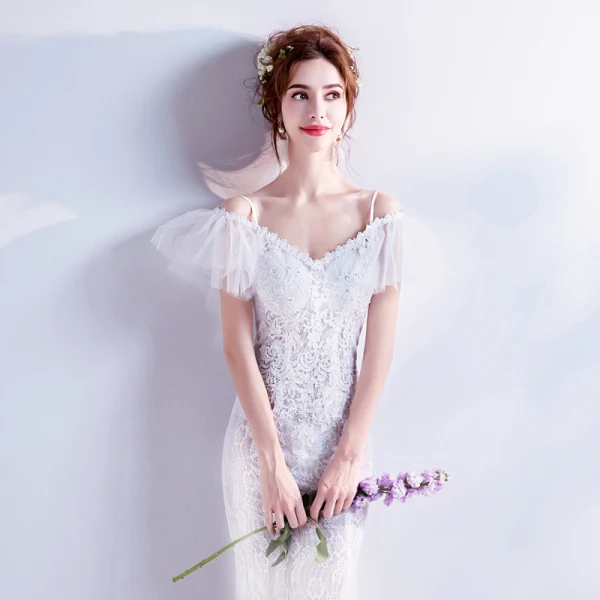 Erschwinglich Weiß Brautkleider / Hochzeitskleider 2018 Meerjungfrau Off Shoulder Spaghettiträger Kurze Ärmel Rückenfreies Applikationen Spitze Perlenstickerei Pailletten Kapelle-Schleppe Rüschen