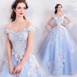 Chic Belle Bleu Ciel Robe De Bal 2018 Princesse De L Épaule Manches Courtes Appliques En Dentelle Paillettes Perle Cristal Chapel Train Volants Dos Nu Robe De Ceremonie