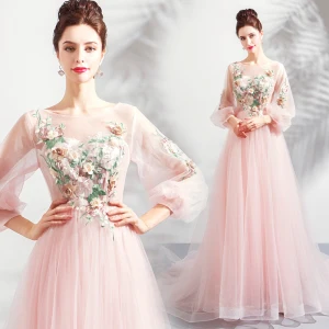 Blomma Fe Pärla Rosa Genomskinliga Aftonklänningar 2018 Prinsessa Urringning Långärmad Blomma Pärla Appliqués Spets Chapel Train Ruffle Halterneck Formella Klänningar