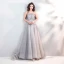 Moderne / Mode Gris Transparentes Robe De Soirée 2018 Princesse Encolure Dégagée Sans Manches Appliques En Dentelle Perlage Paillettes Train De Balayage Volants Dos Nu Robe De Ceremonie