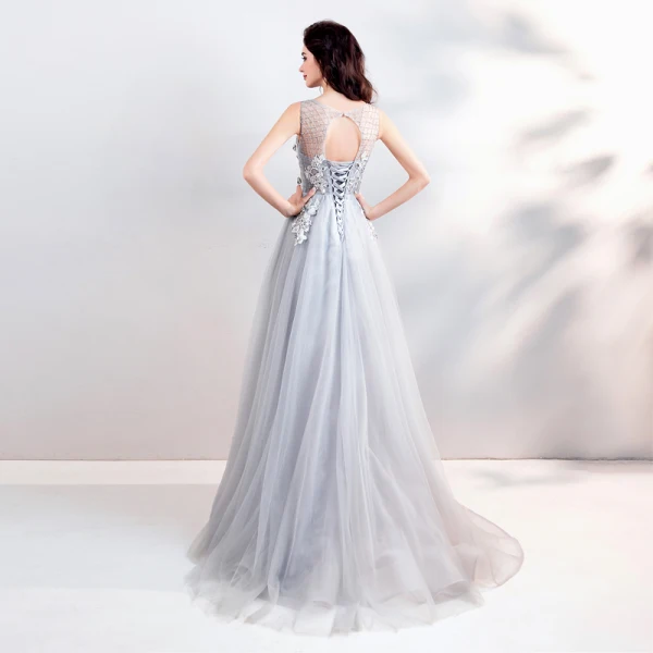 Moderne / Mode Gris Transparentes Robe De Soirée 2018 Princesse Encolure Dégagée Sans Manches Appliques En Dentelle Perlage Paillettes Train De Balayage Volants Dos Nu Robe De Ceremonie