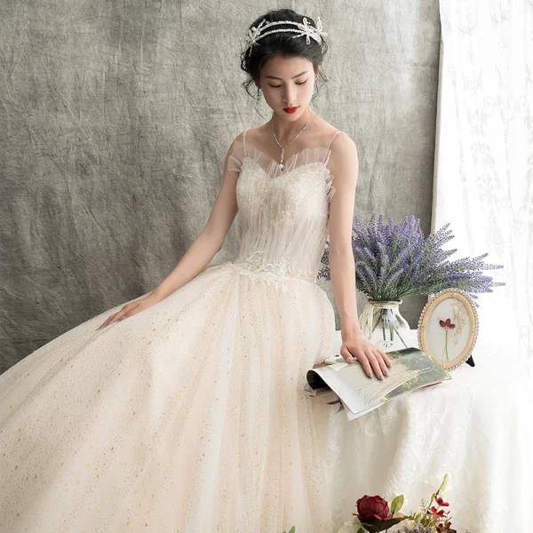 Chic / Beautiful Champagne Wedding Dresses 2018 A-Line / Princess Spaghetti Straps Sleeveless Backless Spotted Tulle Appliques Lace Floor-Length / Long Ruffle
