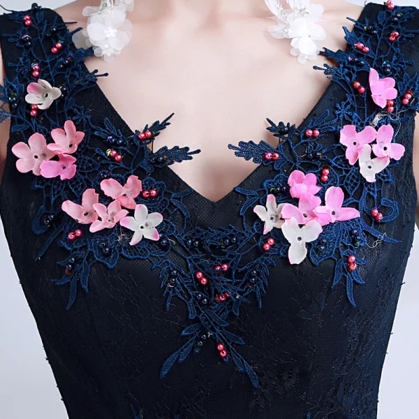 Chic / Beautiful Navy Blue Prom Dresses 2018 A-Line / Princess V-Neck Sleeveless Appliques Lace Pearl Floor-Length / Long Ruffle Backless Formal Dresses