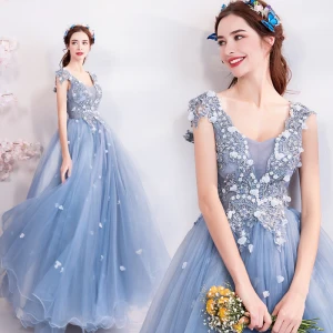 Élégant Bleu Ciel Robe De Bal 2018 Robe Boule V Cou Sans Manches Appliques Fleur Faux Diamant Cristal Perlage Longue Volants Dos Nu Robe De Ceremonie