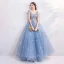 Élégant Bleu Ciel Robe De Bal 2018 Robe Boule V-Cou Sans Manches Appliques Fleur Faux Diamant Cristal Perlage Longue Volants Dos Nu Robe De Ceremonie