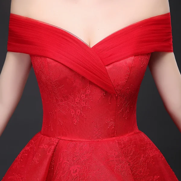 Schöne Rot Ballkleider 2017 A Linie Off Shoulder V-Ausschnitt Kurze Ärmel Sweep / Pinsel Zug Rüschen Rückenfreies Festliche Kleider