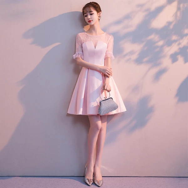 Simple Rougissant Rose Transparentes de retour Robe De Graduation 2018 Princesse Encolure Dégagée Manches Courtes Courte Volants Robe De Ceremonie