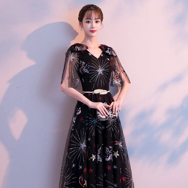Chic / Belle Noire de retour Robe De Graduation 2018 Princesse V-Cou épaules Noeud 1/2 Manches Appliques Paillettes Métal Ceinture Thé Longueur Volants Dos Nu Robe De Ceremonie